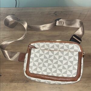 Geometric Crossbody Bag with Brown Accents